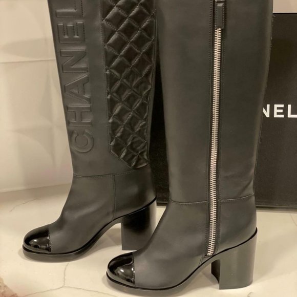 CHANEL 19B Calfskin Leather Signature Logo Knee High Tall Boots Heels - Picture 1 of 11